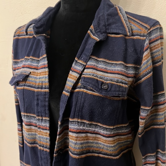 Patagonia button down - Picture 2 of 3